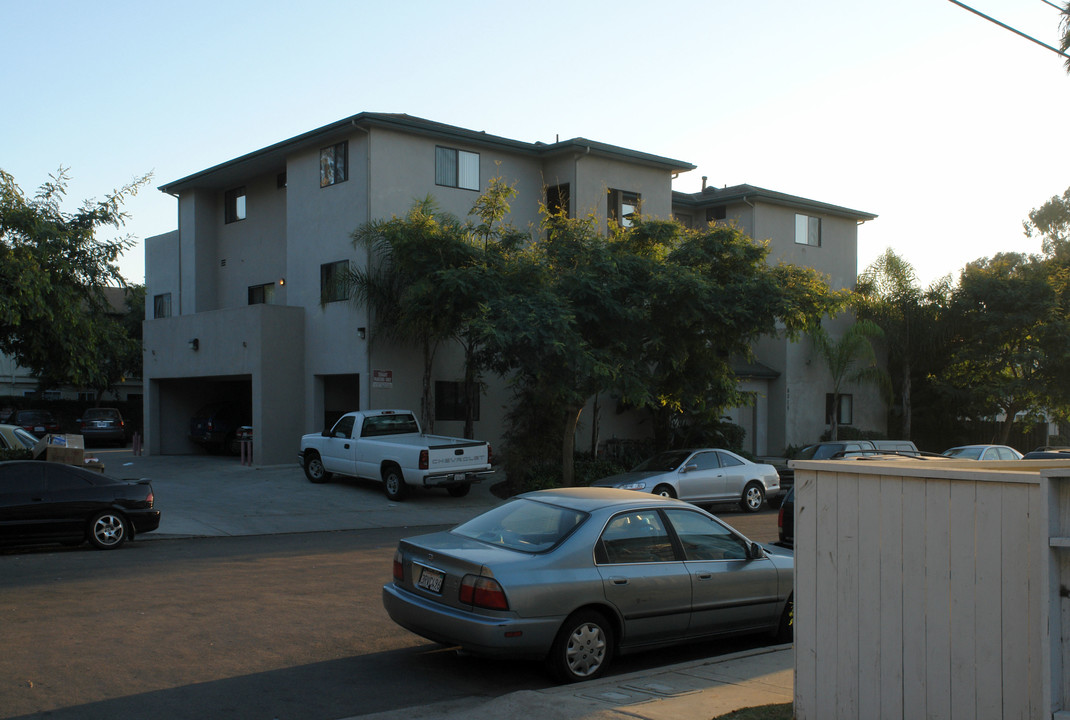 6515 El Greco Rd in Goleta, CA - Building Photo