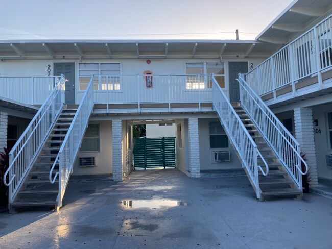 3507 Broadway-Unit -105 in West Palm Beach, FL - Building Photo - Building Photo