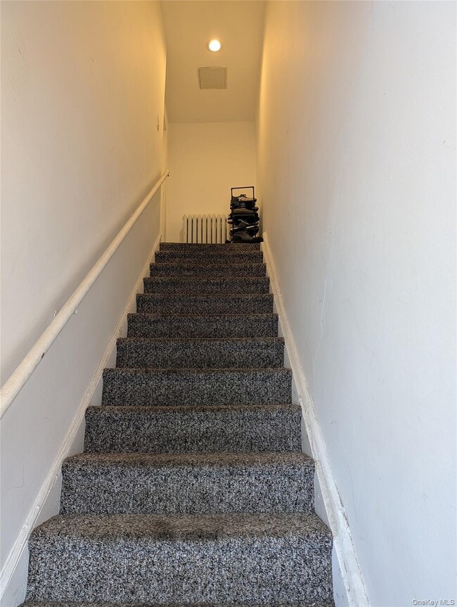 392 Conklin St in Farmingdale, NY - Building Photo - Building Photo