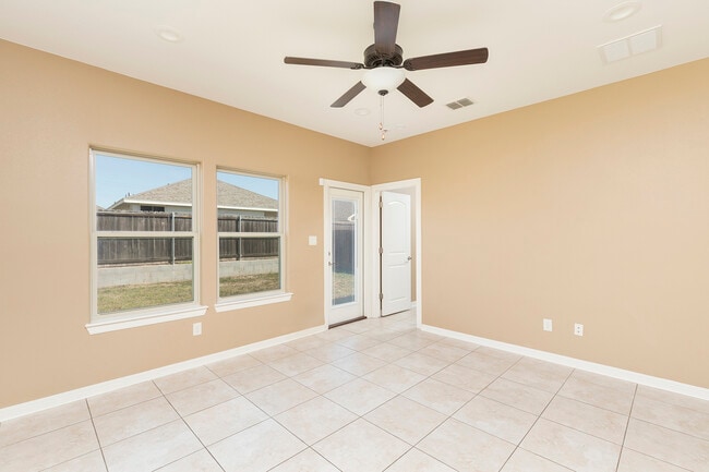 1331 E Candor Dr in Edinburg, TX - Building Photo - Building Photo