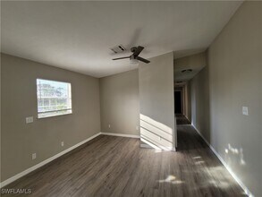 5453 Avenue E in Bokeelia, FL - Foto de edificio - Building Photo