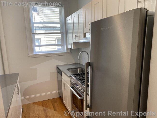 170 Maple St, Unit #111 in Malden, MA - Building Photo - Building Photo