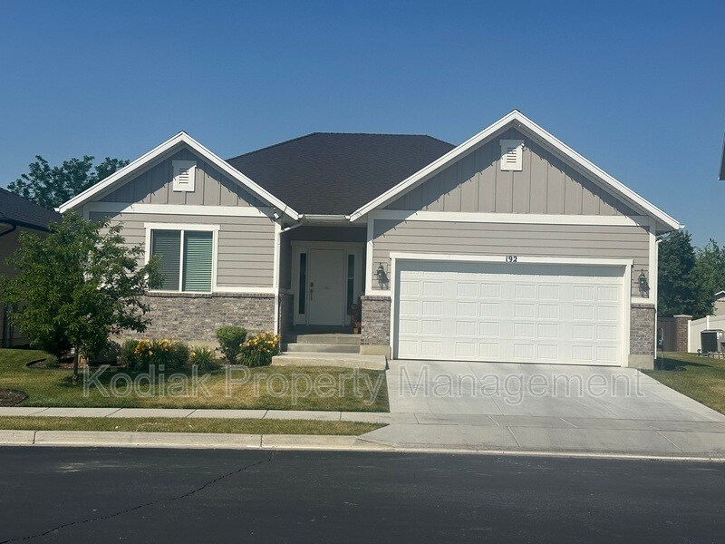 192 Derrah Dr in Layton, UT - Building Photo