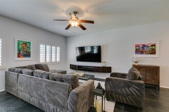 129 Errogie St in Henderson, NV - Building Photo - Building Photo