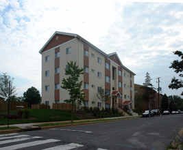 5000 Call Pl SE in Washington, DC - Foto de edificio - Building Photo