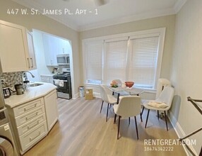 447 W St James Pl in Chicago, IL - Building Photo - Building Photo