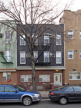 338 Leonard St in Brooklyn, NY - Foto de edificio - Building Photo