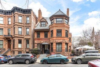 153 Lincoln Pl in Brooklyn, NY - Foto de edificio - Building Photo