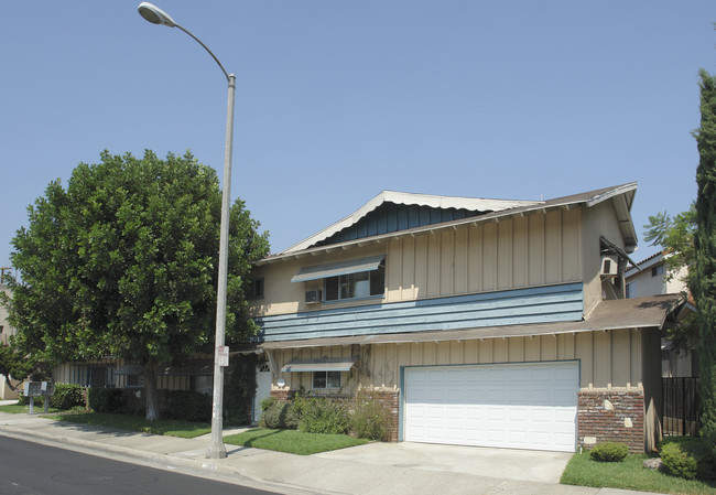 200 N Atlantic Blvd in Alhambra, CA - Building Photo - Building Photo