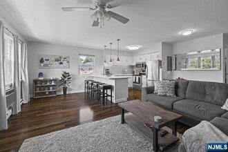 133 N Maple Ave in Park Ridge, NJ - Foto de edificio - Building Photo