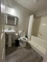 608 West St, Unit B in Tacoma, WA - Building Photo - Building Photo