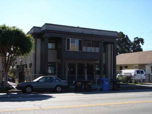 214 E Vernon Ave in Los Angeles, CA - Building Photo