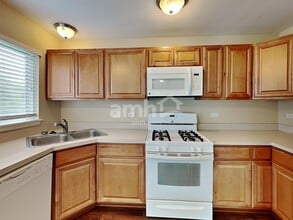 2387 N Lancaster Ln in Round Lake Beach, IL - Building Photo - Building Photo