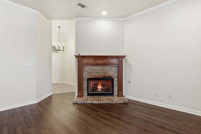 1404 Chaucer Dr in Cleburne, TX - Building Photo - Building Photo