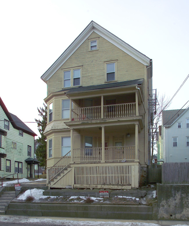 171-173 Osborn St in Fall River, MA - Foto de edificio - Building Photo