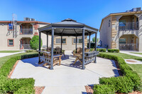 Bella Vista Place Apartments in El Paso, TX - Building Photo - Building Photo