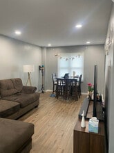 583 Clinton St in Buffalo, NY - Building Photo - Building Photo
