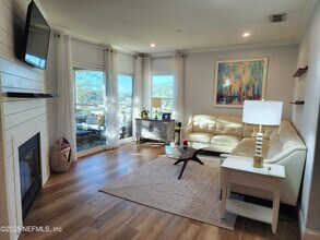 1800 The Greens Way in Jacksonville Beach, FL - Building Photo - Building Photo