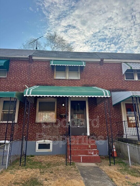 3739 10th St in Baltimore, MD - Building Photo