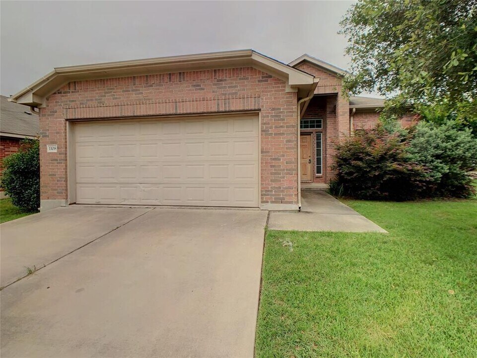 1108 Alexandria Way in Round Rock, TX - Foto de edificio