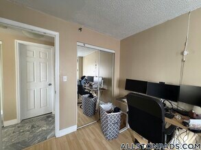 15 N Beacon St, Unit 704 in Boston, MA - Foto de edificio - Building Photo