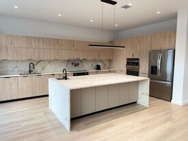 5371 SW 32nd Terrace in Miramar, FL - Building Photo