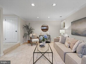 3001 Federal Hill Dr in Falls Church, VA - Building Photo - Building Photo