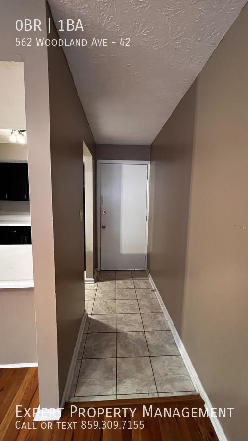 562 Woodland Ave, Unit 42 in Lexington, KY - Building Photo - Building Photo