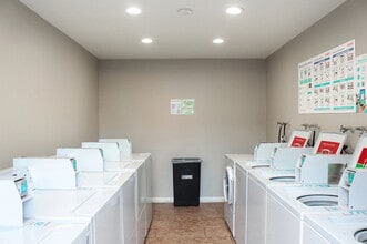 Casa Del Sol in San Bernardino, CA - Foto de edificio - Building Photo