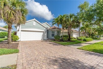 8459 Benelli Ct in Naples, FL - Building Photo - Building Photo