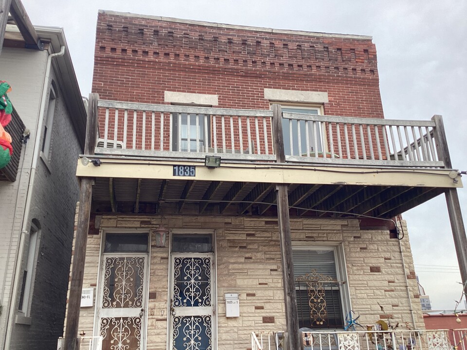 1835 Washington Street in Kansas City, MO - Foto de edificio