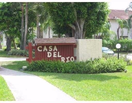 490 NW 20th St in Boca Raton, FL - Building Photo - Building Photo