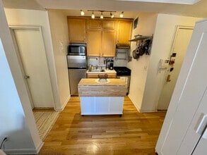 4 W 101st St, Unit #39 in New York, NY - Foto de edificio - Building Photo