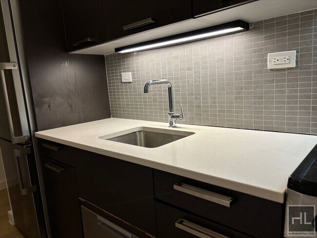 East 39th Street in New York, NY - Building Photo - Building Photo