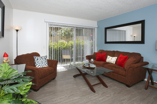 Vista Gardens Apartments in Hemet, CA - Foto de edificio - Interior Photo