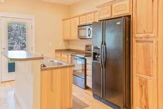 1035 Road Runner St., Unit Unit 5 in Helena, MT - Foto de edificio - Building Photo