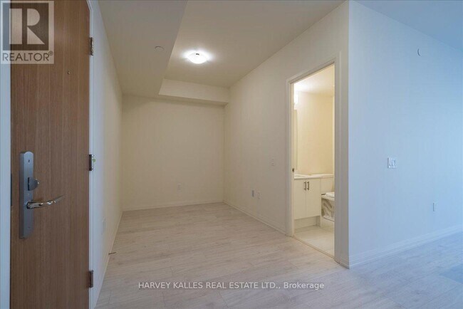 8960 Jane St in Vaughan, ON - Building Photo - Building Photo