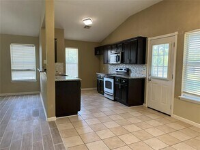 10201 Buccaneer Dr in Oklahoma City, OK - Building Photo - Building Photo