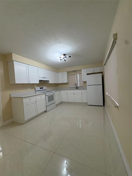 1871 NW 59th Terrace in Sunrise, FL - Foto de edificio - Building Photo