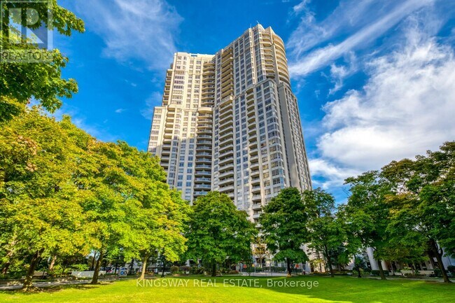 property at 35-735 Kingsbridge Garden Cir