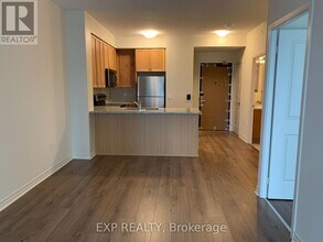 349-349 Rathburn Rd W in Mississauga, ON - Building Photo - Building Photo
