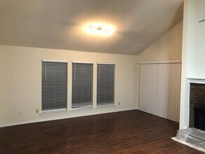 10629 Holly Grove Dr in Fort Worth, TX - Building Photo - Building Photo