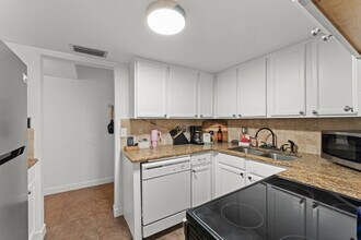 225 Lewfield Cir in Winter Park, FL - Foto de edificio - Building Photo