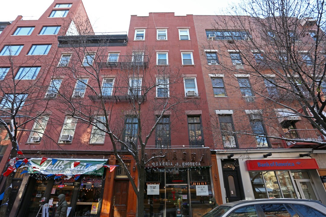 182 Bleecker St in New York, NY - Foto de edificio