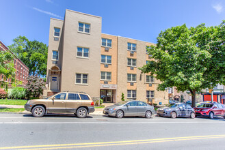 Campus Apartments in Philadelphia, PA - Building Photo - Building Photo