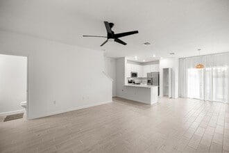 3353 SE 37th Ave Rd in Ocala, FL - Building Photo - Building Photo