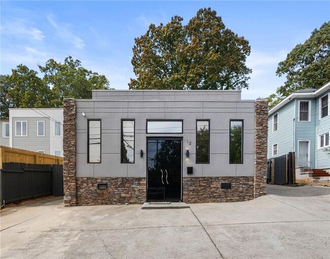 property at 175 Moreland Ave SE