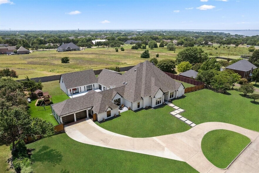 209 Carriage Hill Ln in Heath, TX - Foto de edificio