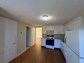 59 Montowese St in Branford, CT - Building Photo