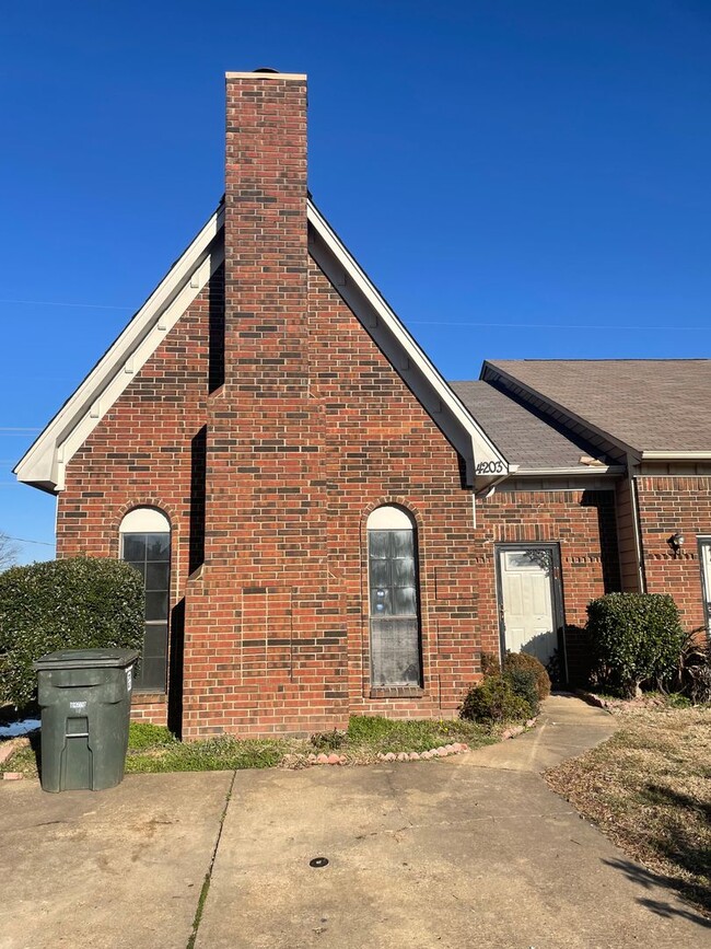 property at 4203 Tunbridge Pl